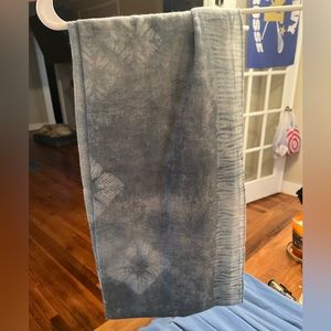 Melrose and Market scarf